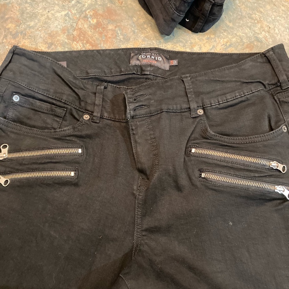 Black skinny leg pants